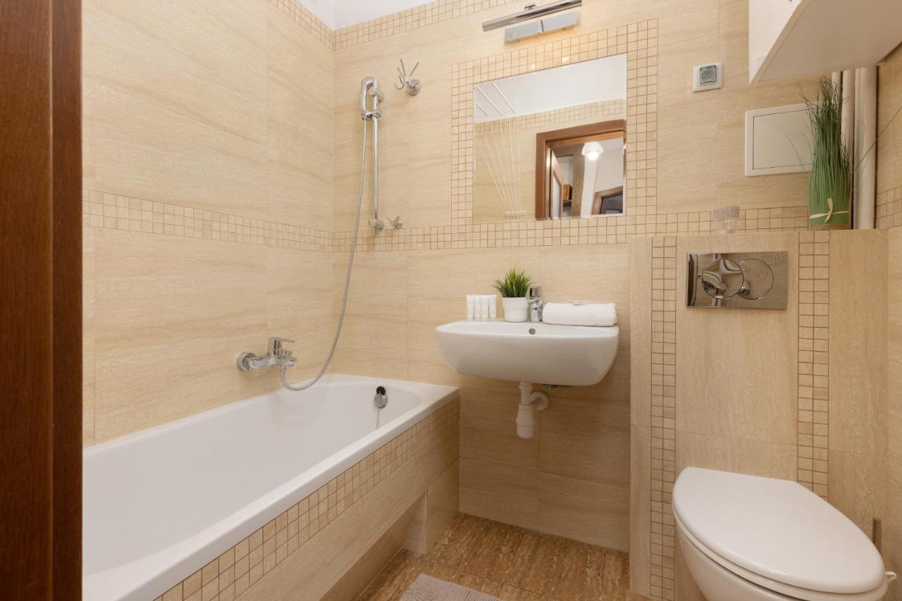 Metro Raclawicka Cozy Studio Apartment By Noclegi Renters Warsaw Ngoại thất bức ảnh